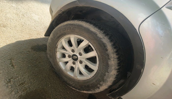 2016 Mahindra XUV500 W10 1.99, Diesel, Manual, 78,325 km, tyre