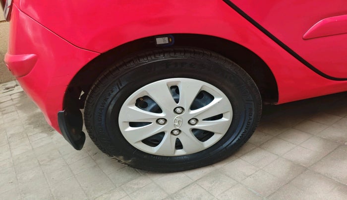 2012 Hyundai i10 SPORTZ 1.2 AT, Petrol, Automatic, 46,588 km, tyre