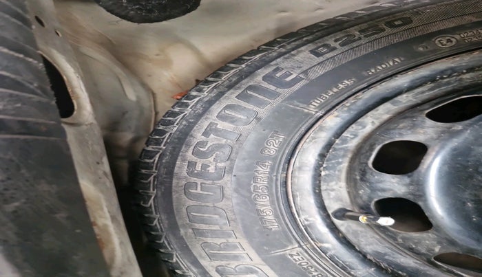 2013 Ford Figo TITANIUM 1.2 PETROL, Petrol, Manual, 1,33,013 km, tyre