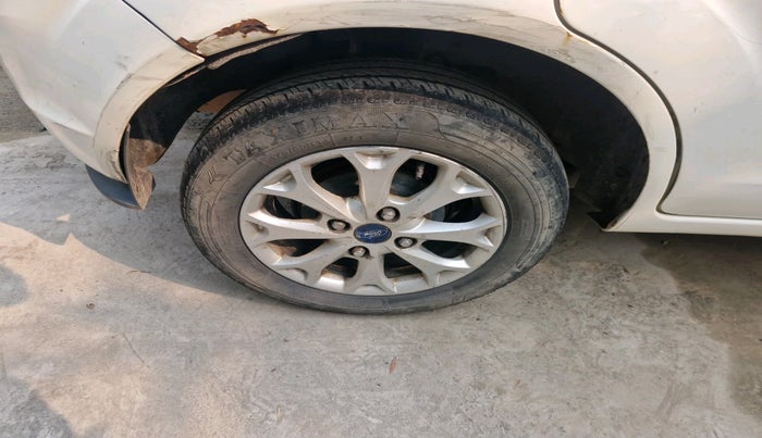 2013 Ford Figo TITANIUM 1.2 PETROL, Petrol, Manual, 1,33,013 km, tyre