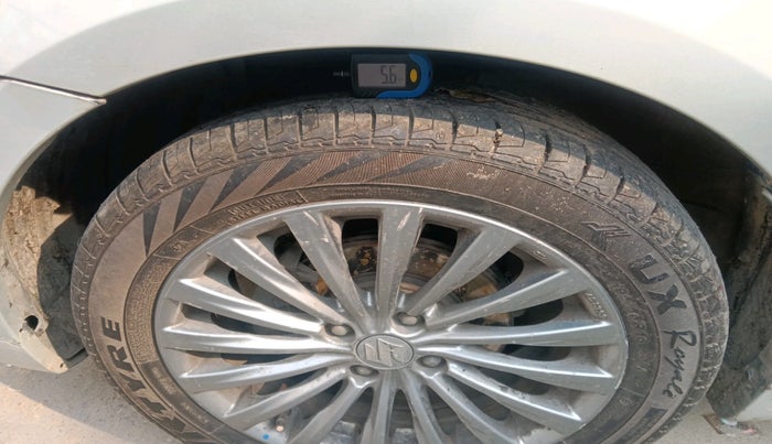 2015 Maruti Ciaz ZXI+, Petrol, Manual, 1,32,889 km, tyre