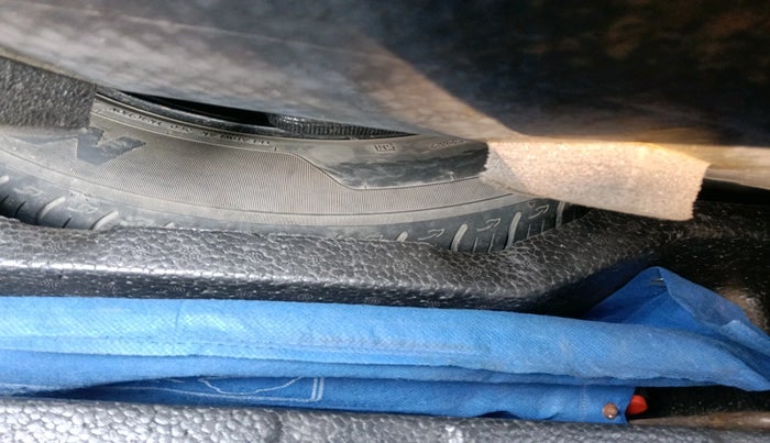 2015 Maruti Ciaz ZXI+, Petrol, Manual, 1,32,889 km, tyre