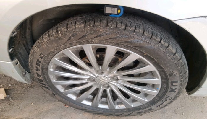 2015 Maruti Ciaz ZXI+, Petrol, Manual, 1,32,889 km, tyre