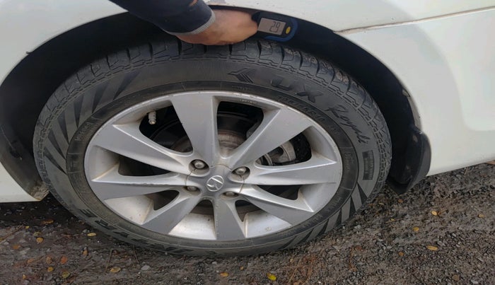 2012 Hyundai Verna FLUIDIC 1.6 CRDI SX, Diesel, Manual, 1,75,552 km, tyre