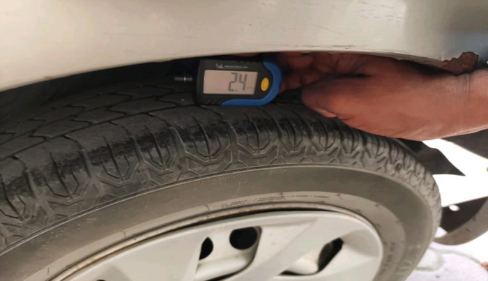 2015 Honda Amaze 1.2L I-VTEC E, Petrol, Manual, 82,206 km, tyre