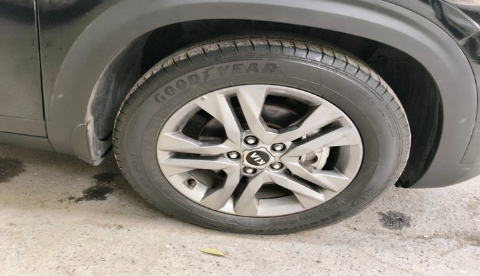 2020 KIA SELTOS HTX 1.5 PETROL, Petrol, Manual, 23,363 km, tyre