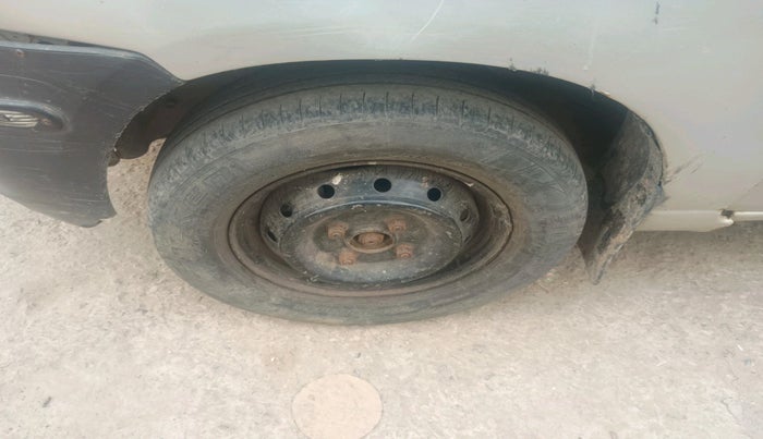 2011 Maruti Alto LXI CNG, Petrol, Manual, 88,826 km, tyre