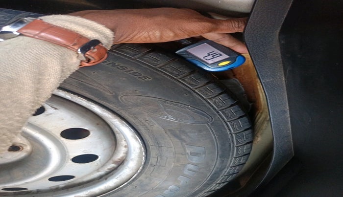 2011 Maruti Swift LXI, Petrol, Manual, 14,380 km, tyre