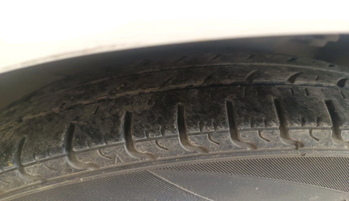 2016 Hyundai i10 MAGNA 1.1, Petrol, Manual, 39,943 km, tyre