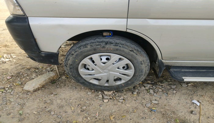 2022 Maruti Eeco 5 STR AC (O), Petrol, Manual, 8,380 km, tyre