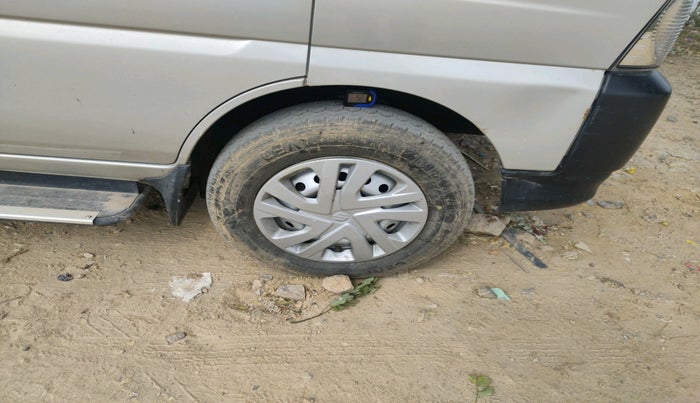 2022 Maruti Eeco 5 STR AC (O), Petrol, Manual, 8,380 km, tyre