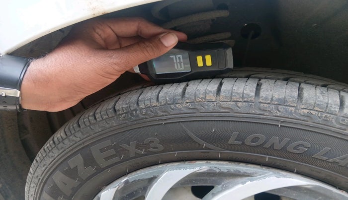 2014 Maruti Wagon R 1.0 LXI, Petrol, Manual, 32,051 km, tyre