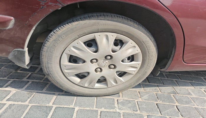 2015 Honda Amaze 1.2L I-VTEC S, Petrol, Manual, 80,065 km, tyre