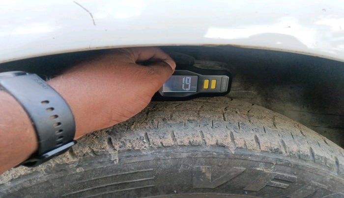 2013 Maruti Ritz VDI, Diesel, Manual, 1,47,037 km, tyre