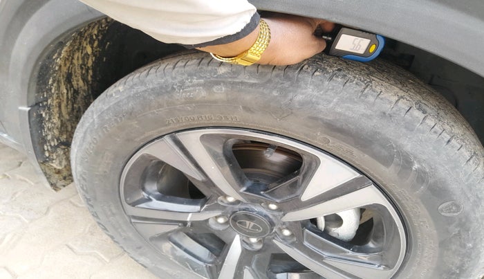 2024 Tata NEXON EV Empowered Long Range Dark Edition, Electric, Automatic, 32,401 km, tyre