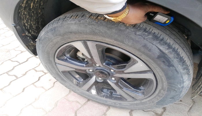 2024 Tata NEXON EV Empowered Long Range Dark Edition, Electric, Automatic, 32,401 km, tyre