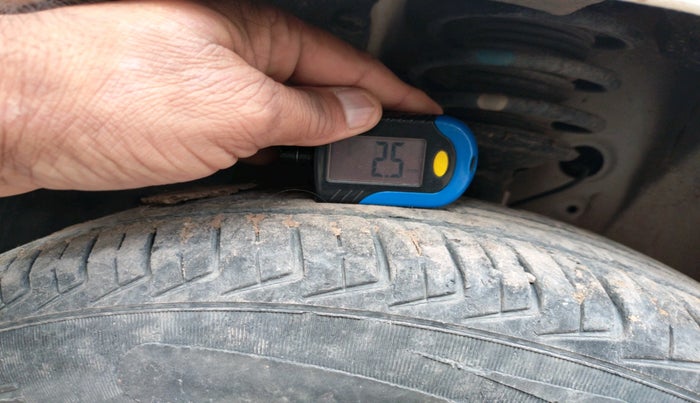 2020 Maruti New Wagon-R LXI CNG 1.0, Petrol, Manual, 72,150 km, tyre