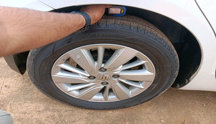 2015 Maruti Swift ZDI, Diesel, Manual, 1,50,509 km, tyre