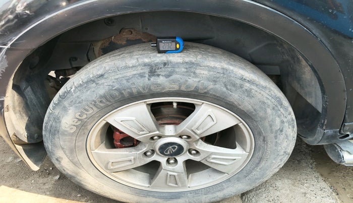 2012 Mahindra XUV500 W8, Diesel, Manual, 1,20,327 km, tyre