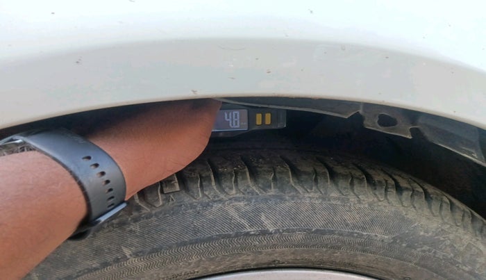 2013 Renault Scala RXZ PETROL AT, Petrol, Automatic, 81,724 km, tyre