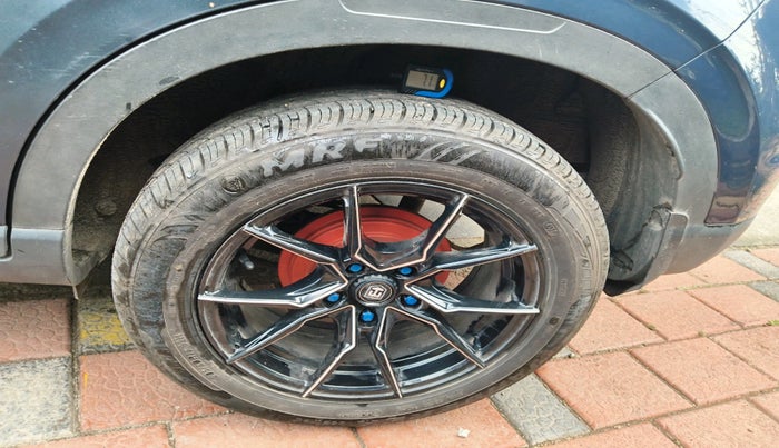 2021 Hyundai VENUE S 1.2, Petrol, Manual, 24,698 km, tyre