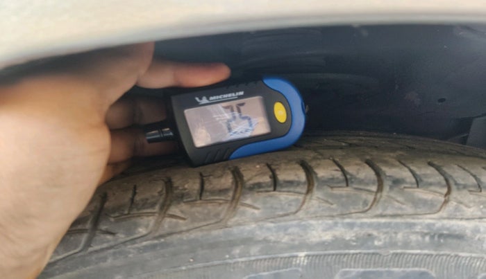 2019 Maruti Ciaz DELTA 1.5 SHVS MT PETROL, Petrol, Manual, 63,052 km, tyre