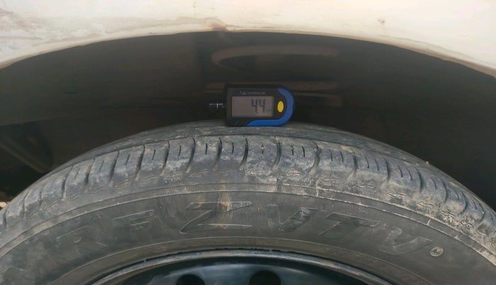 2011 Maruti Swift Dzire VXI, Petrol, Manual, 1,05,022 km, tyre