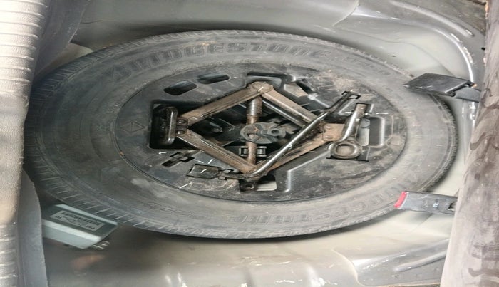 2011 Hyundai i10 MAGNA 1.2, Petrol, Manual, 49,943 km, tyre