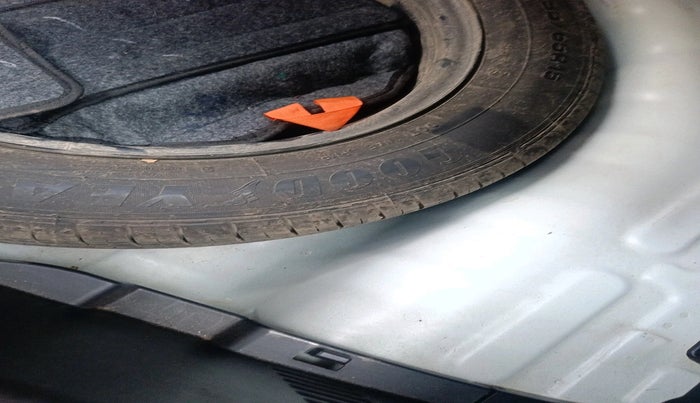 2021 Hyundai VENUE SX PLUS 1.0 TURBO DCT, Petrol, Automatic, 52,984 km, tyre