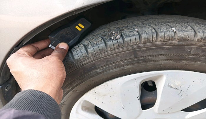 2017 Maruti Celerio VXI CNG, Petrol, Manual, 81,185 km, tyre