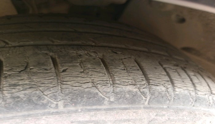 2016 Skoda Superb L&K 1.8 TSI AT, Petrol, Automatic, 28,147 km, tyre