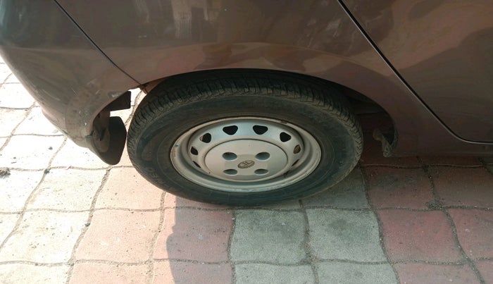 2018 Tata Tiago XM PETROL, Petrol, Manual, 48,839 km, tyre