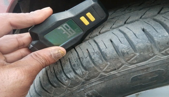 2010 Hyundai i10 MAGNA 1.2, Petrol, Manual, 1,23,439 km, tyre