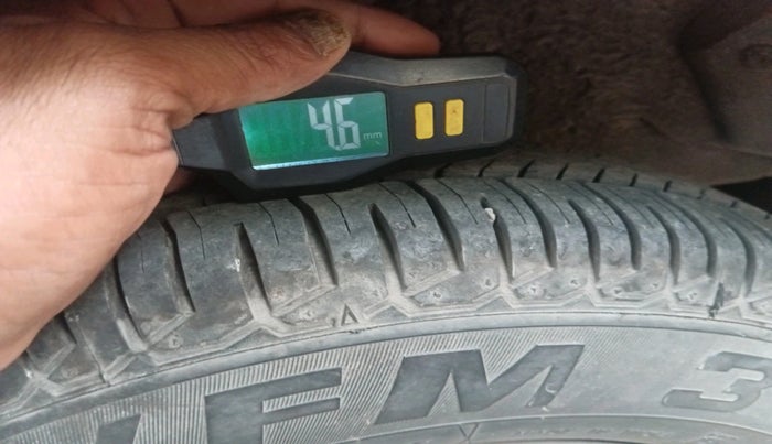 2010 Hyundai i10 MAGNA 1.2, Petrol, Manual, 1,23,439 km, tyre