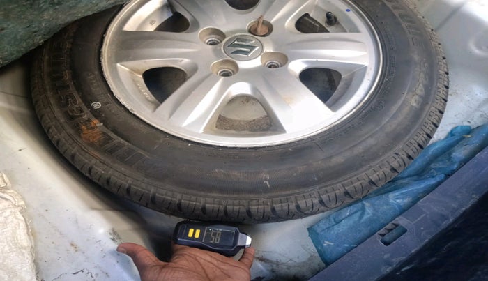 2014 Maruti Swift Dzire TOUR DIESEL, Diesel, Manual, 1,71,437 km, tyre