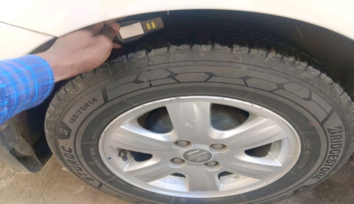 2014 Maruti Swift Dzire TOUR DIESEL, Diesel, Manual, 1,71,437 km, tyre