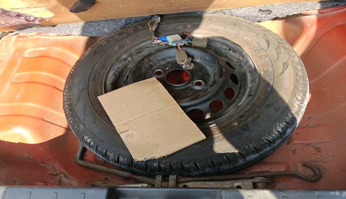 2016 Maruti Alto 800 LXI, Petrol, Manual, 54,504 km, tyre