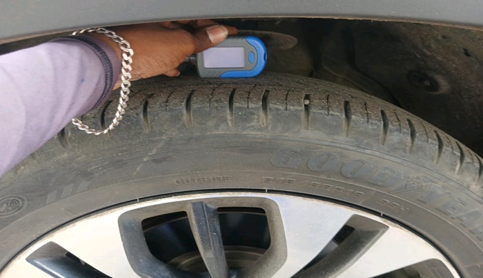 2022 MG HECTOR PLUS SELECT 2.0 DIESEL TURBO MT 7-STR, Diesel, Manual, 28,500 km, tyre