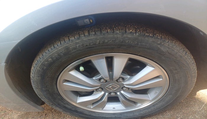 2010 Honda Accord 2.4L I-VTEC MT, Petrol, Manual, 99,026 km, tyre