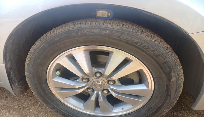 2010 Honda Accord 2.4L I-VTEC MT, Petrol, Manual, 99,026 km, tyre