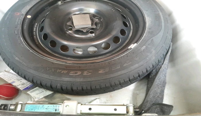 2016 Hyundai Grand i10 MAGNA 1.1 CRDI, Diesel, Manual, 1,50,692 km, tyre