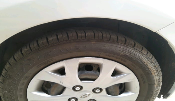 2016 Hyundai Grand i10 MAGNA 1.1 CRDI, Diesel, Manual, 1,50,692 km, tyre