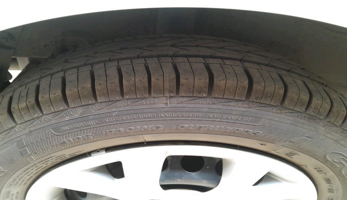 2016 Hyundai Grand i10 MAGNA 1.1 CRDI, Diesel, Manual, 1,50,692 km, tyre