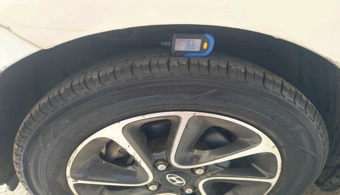 2017 Hyundai Grand i10 SPORTZ (O) AT 1.2 KAPPA VTVT, Petrol, Automatic, 49,861 km, tyre