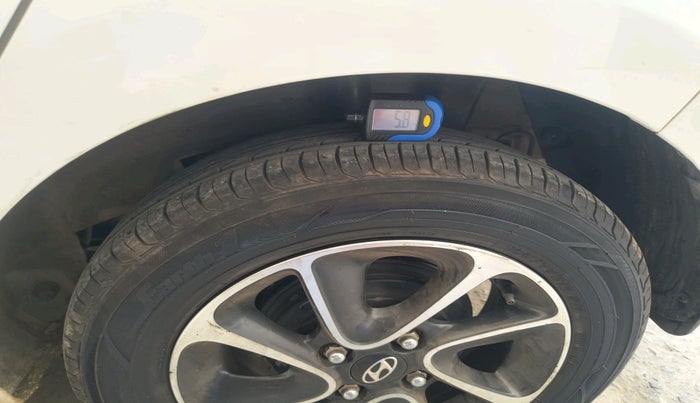 2017 Hyundai Grand i10 SPORTZ (O) AT 1.2 KAPPA VTVT, Petrol, Automatic, 49,861 km, tyre