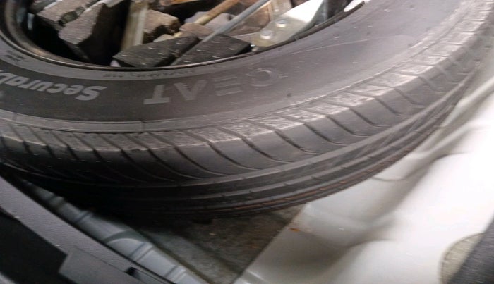 2023 MG ASTOR STYLE 1.5 MT, Petrol, Manual, 16,497 km, tyre