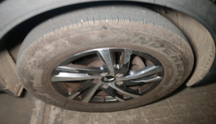 2024 Mahindra XUV700 AX 5 P MT 5 STR, Petrol, Manual, 4,193 km, tyre