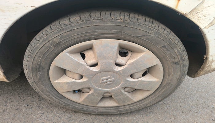 2014 Hyundai Eon ERA +, Petrol, Manual, 54,069 km, tyre