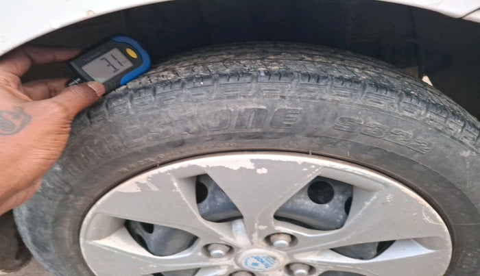 2016 Hyundai Xcent S 1.2, Petrol, Manual, 1,07,497 km, tyre