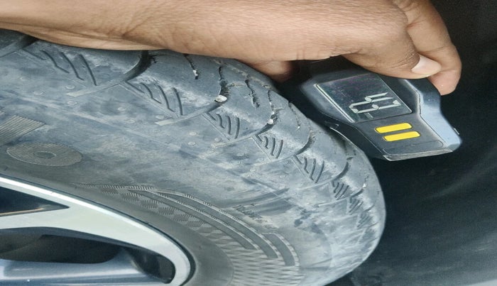 2022 Toyota URBAN CRUISER HYRYDER S HYBRID, Hybrid, Automatic, 54,000 km, tyre